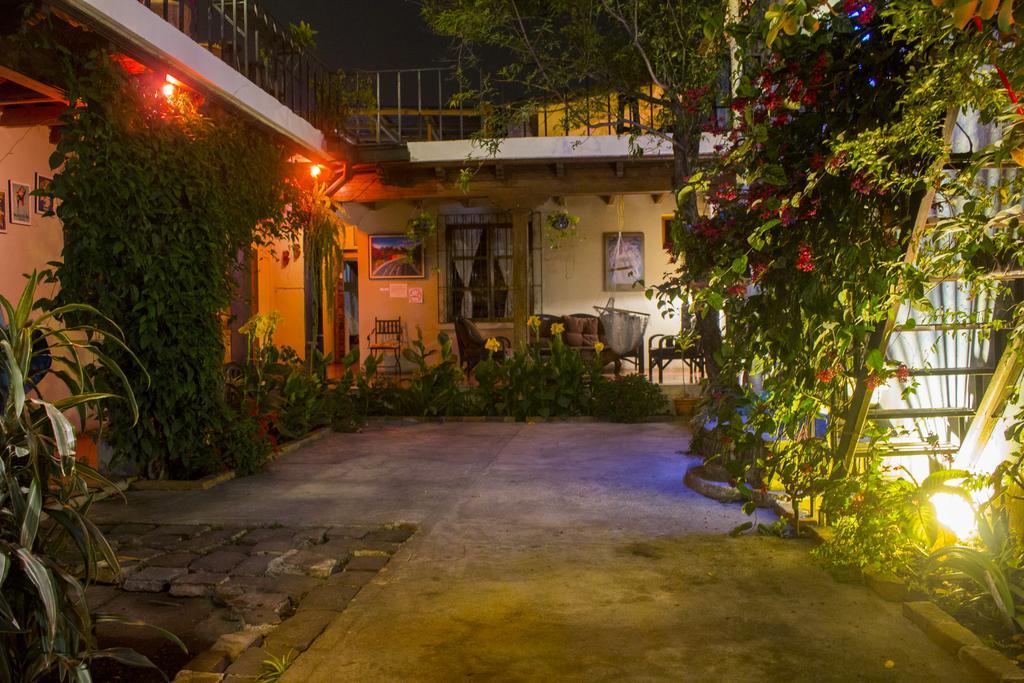 Dionisio Inn Antigua Exterior foto